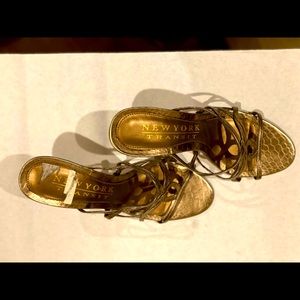 New York transit sandals in bronze -